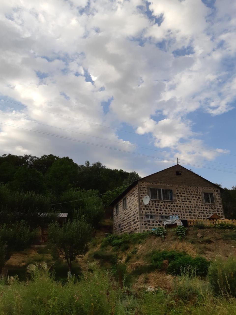 The River House Yeghegis Artabuynk Ngoại thất bức ảnh